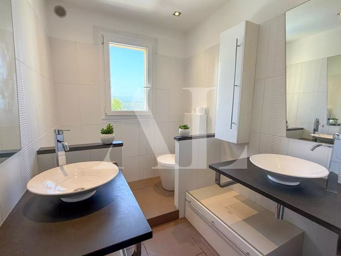 Image No.15-5 Bed House for sale