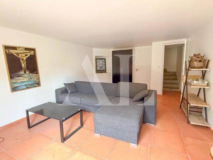 Image No.16-5 Bed House for sale