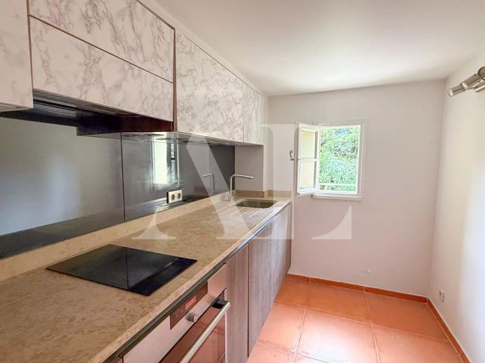 Image No.17-5 Bed House for sale