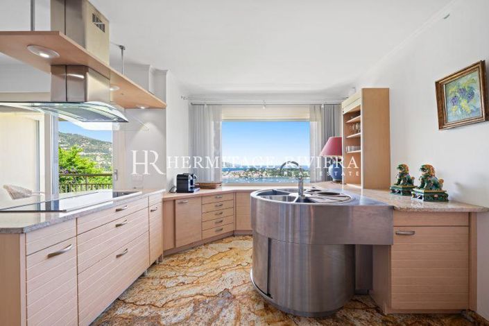 Image No.9-3 Bed House for sale