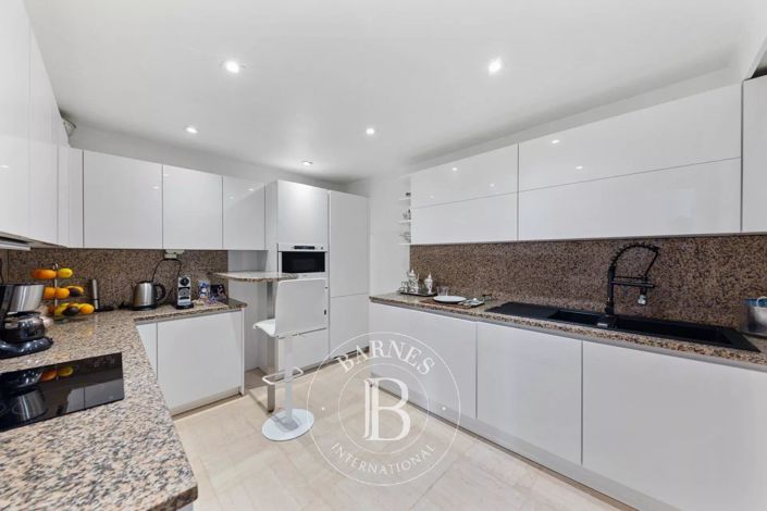 Image No.20-3 Bed House for sale