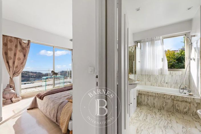 Image No.21-3 Bed House for sale