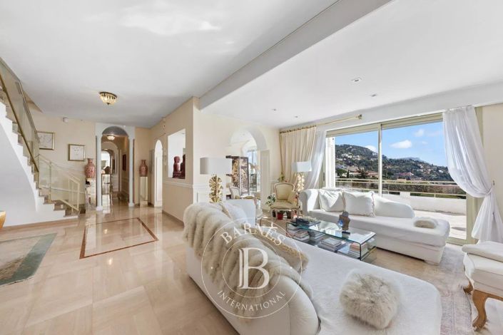 Image No.9-3 Bed House for sale