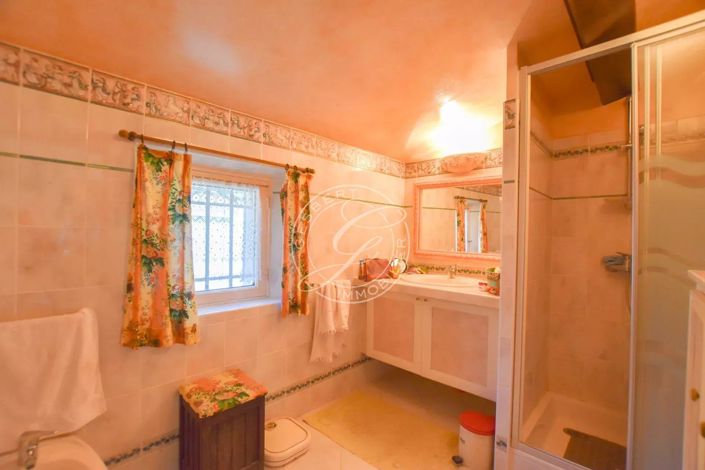 Image No.17-3 Bed House for sale