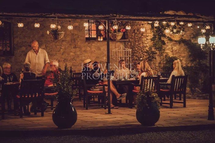 Image No.20-10 Bed House for sale