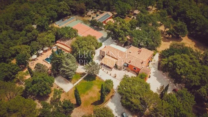 Image No.3-10 Bed House for sale