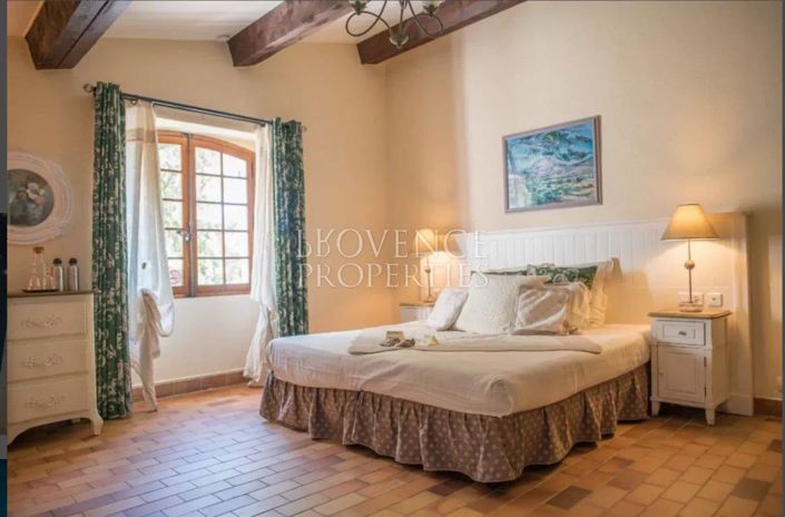 Image No.31-10 Bed House for sale