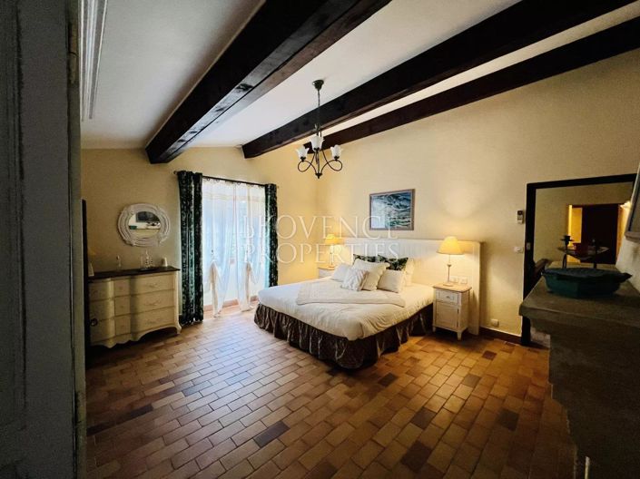 Image No.32-10 Bed House for sale