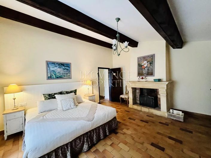 Image No.36-10 Bed House for sale