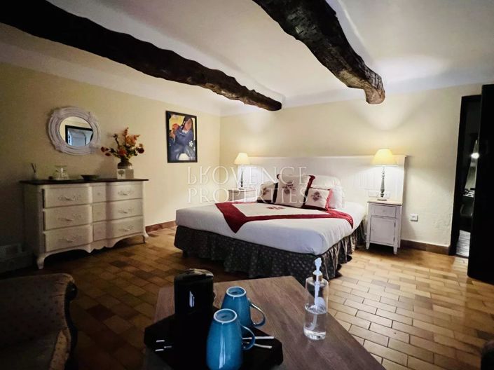 Image No.38-10 Bed House for sale