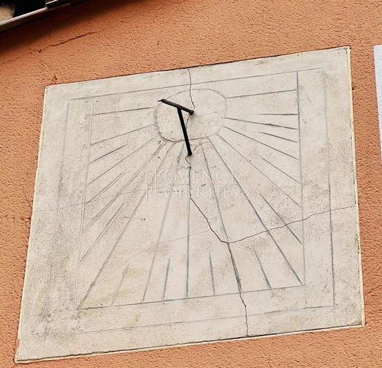 Image No.40-10 Bed House for sale