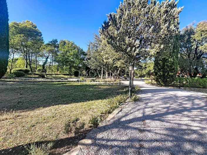 Image No.69-10 Bed House for sale