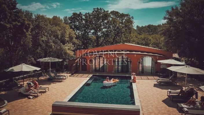 Image No.9-10 Bed House for sale