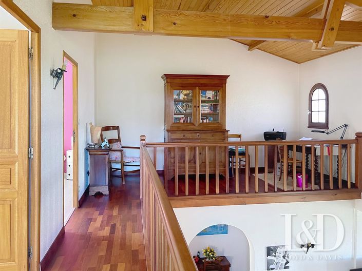 Image No.24-5 Bed House for sale