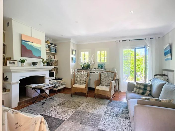 Image No.7-3 Bed House for sale