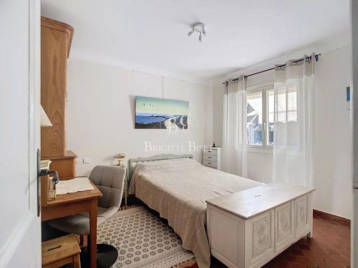 Image No.9-3 Bed House for sale