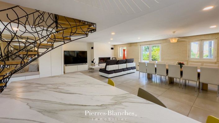 Image No.4-4 Bed House for sale