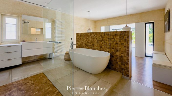 Image No.9-4 Bed House for sale