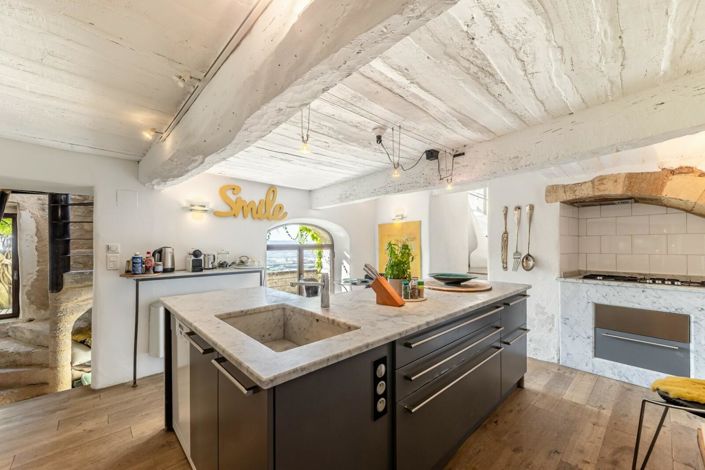 Image No.10-3 Bed House for sale