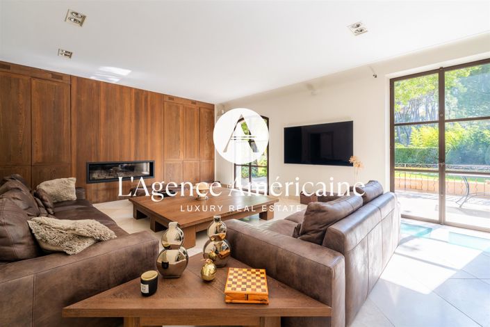 Image No.10-5 Bed House for sale