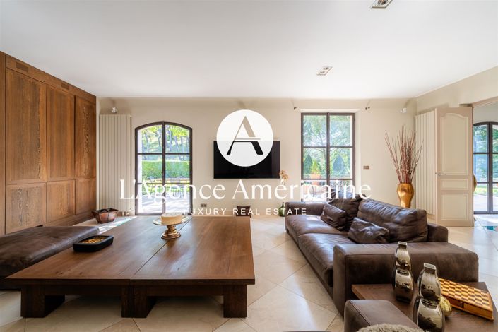 Image No.11-5 Bed House for sale