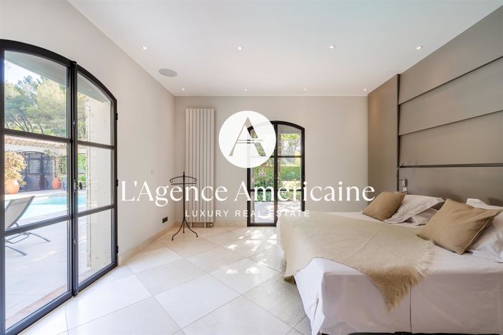 Image No.18-5 Bed House for sale