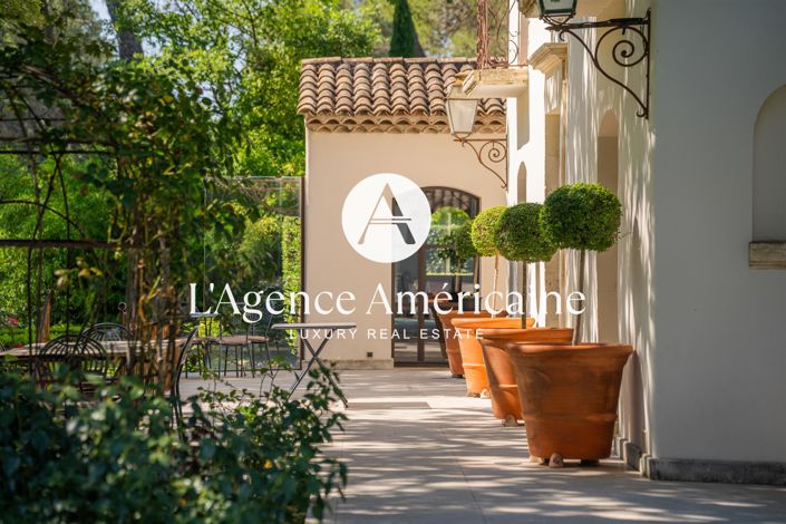 Image No.8-5 Bed House for sale