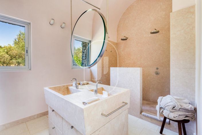 Image No.11-Maison de 8 chambres à vendre à Ménerbes