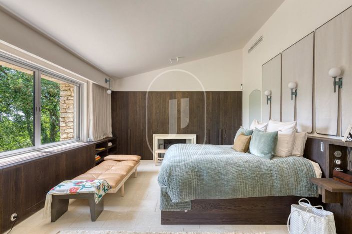 Image No.9-8 Bed House for sale