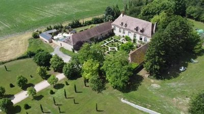 1 - Chantelle, Property