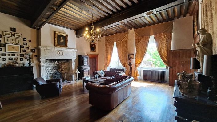 Image No.10-5 Bed Property for sale