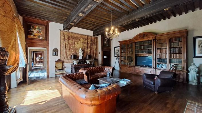 Image No.11-5 Bed Property for sale