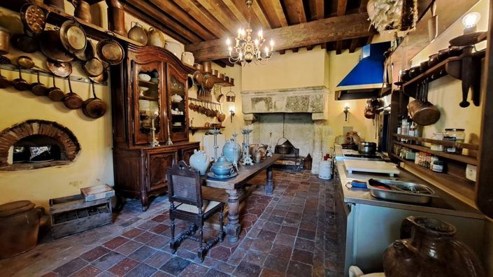 Image No.13-5 Bed Property for sale