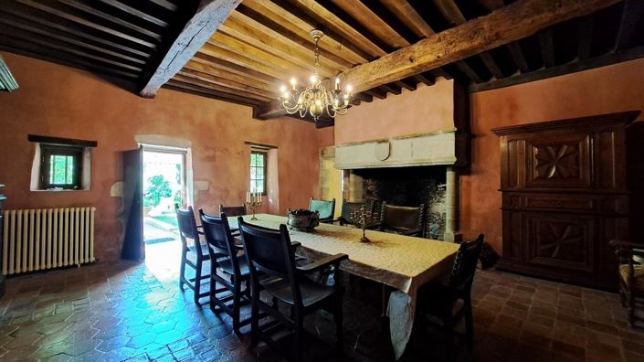 Image No.14-5 Bed Property for sale