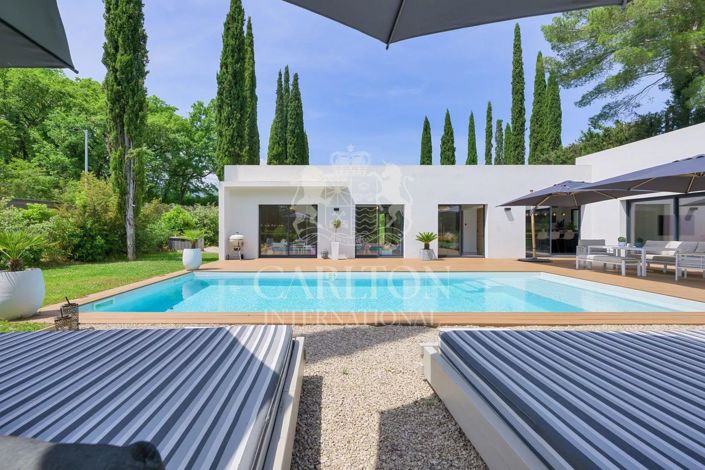 Image No.1-4 Bed House for sale