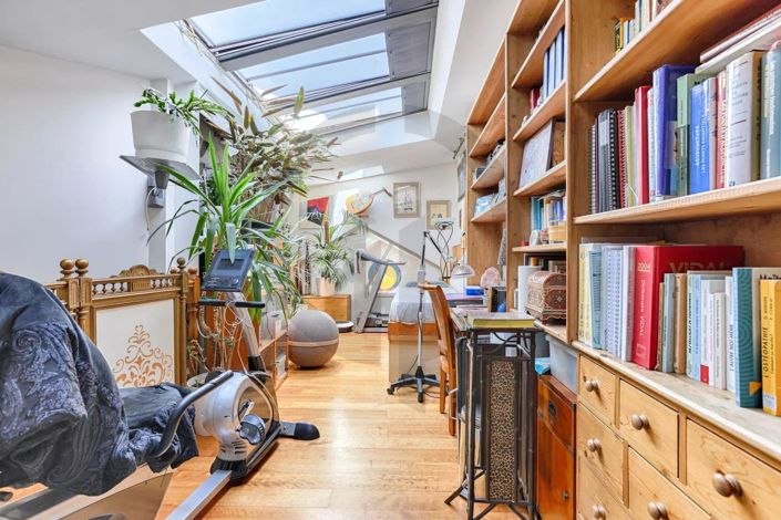 Image No.12-3 Bed House for sale