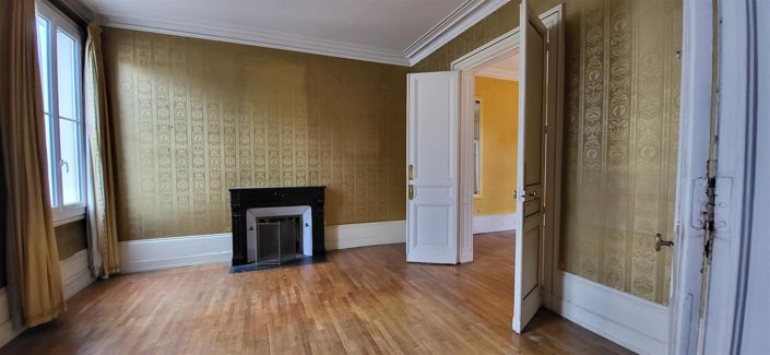 Image No.1-4 Bed House for sale