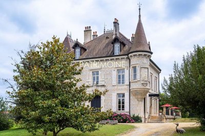 1 - Jura, Property