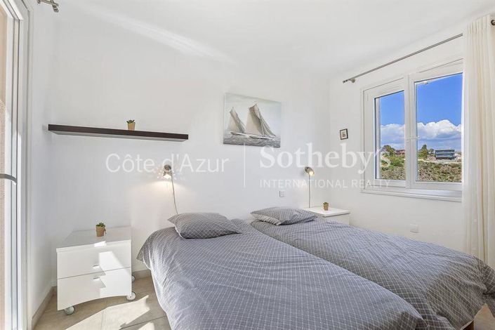 Image No.6-4 Bed Property for sale