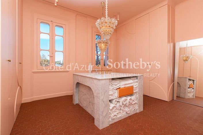 Image No.15-5 Bed House for sale