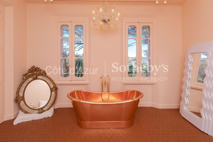 Image No.16-5 Bed House for sale