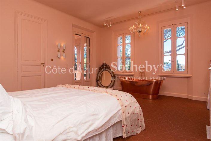 Image No.17-5 Bed House for sale