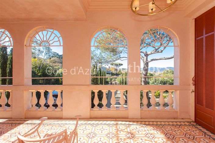 Image No.6-5 Bed House for sale