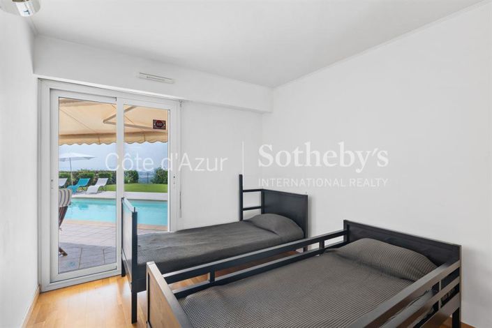 Image No.14-5 Bed Apartment for sale