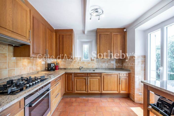 Image No.15-5 Bed Property for sale