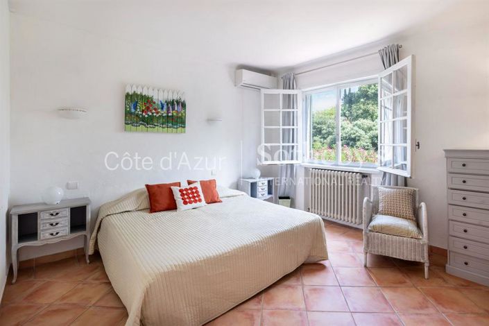 Image No.19-5 Bed Property for sale