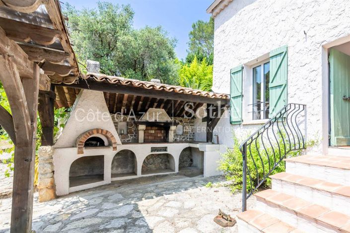 Image No.5-5 Bed Property for sale