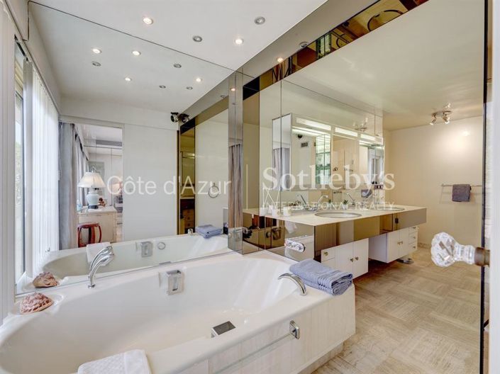 Image No.15-3 Bed Apartment for sale