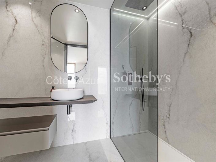 Image No.17-4 Bed Property for sale