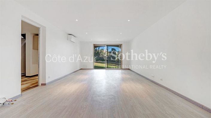 Image No.13-4 Bed Property for sale